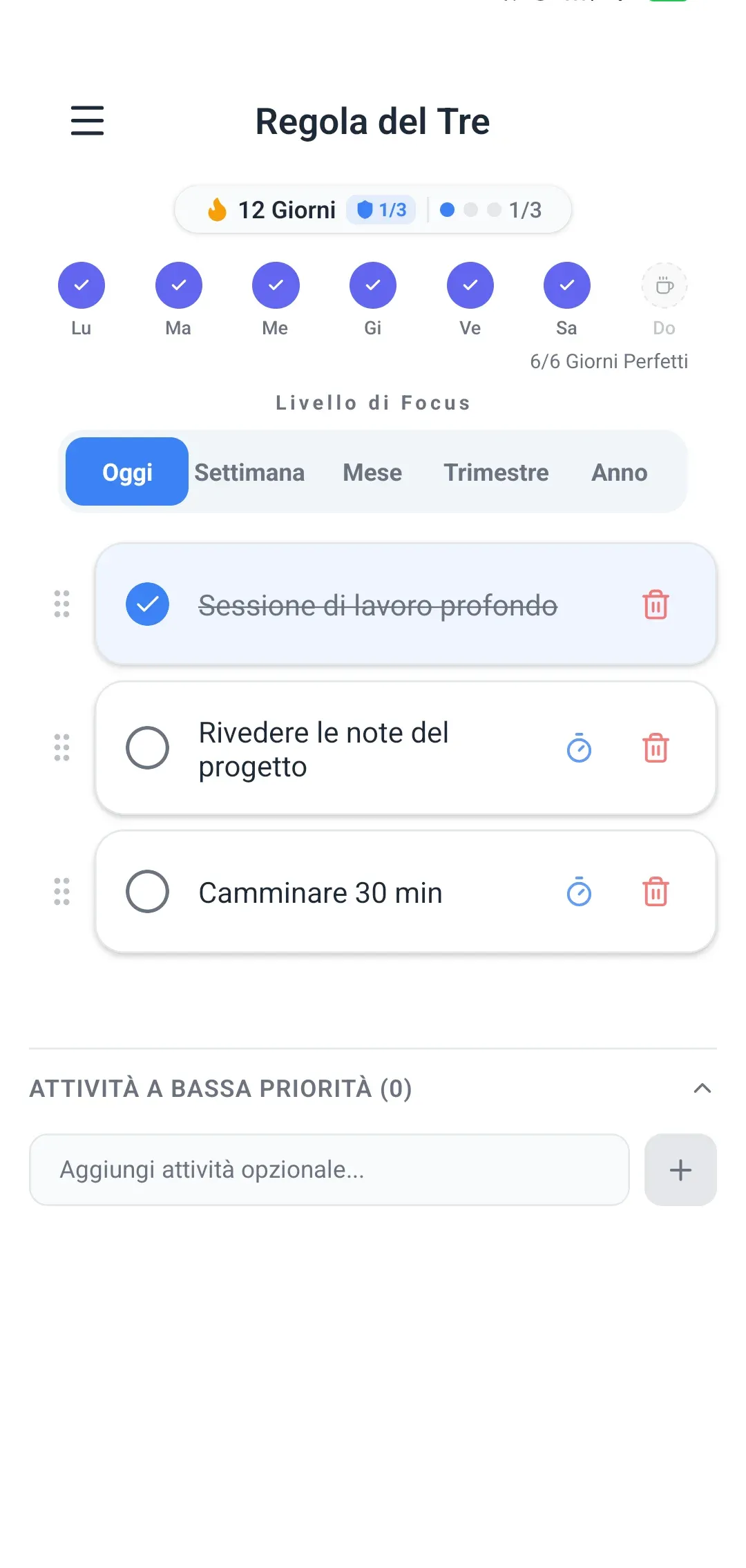 Interfaccia dell’app Rule of Three con 3 compiti giornalieri, livello di concentrazione e progressi
